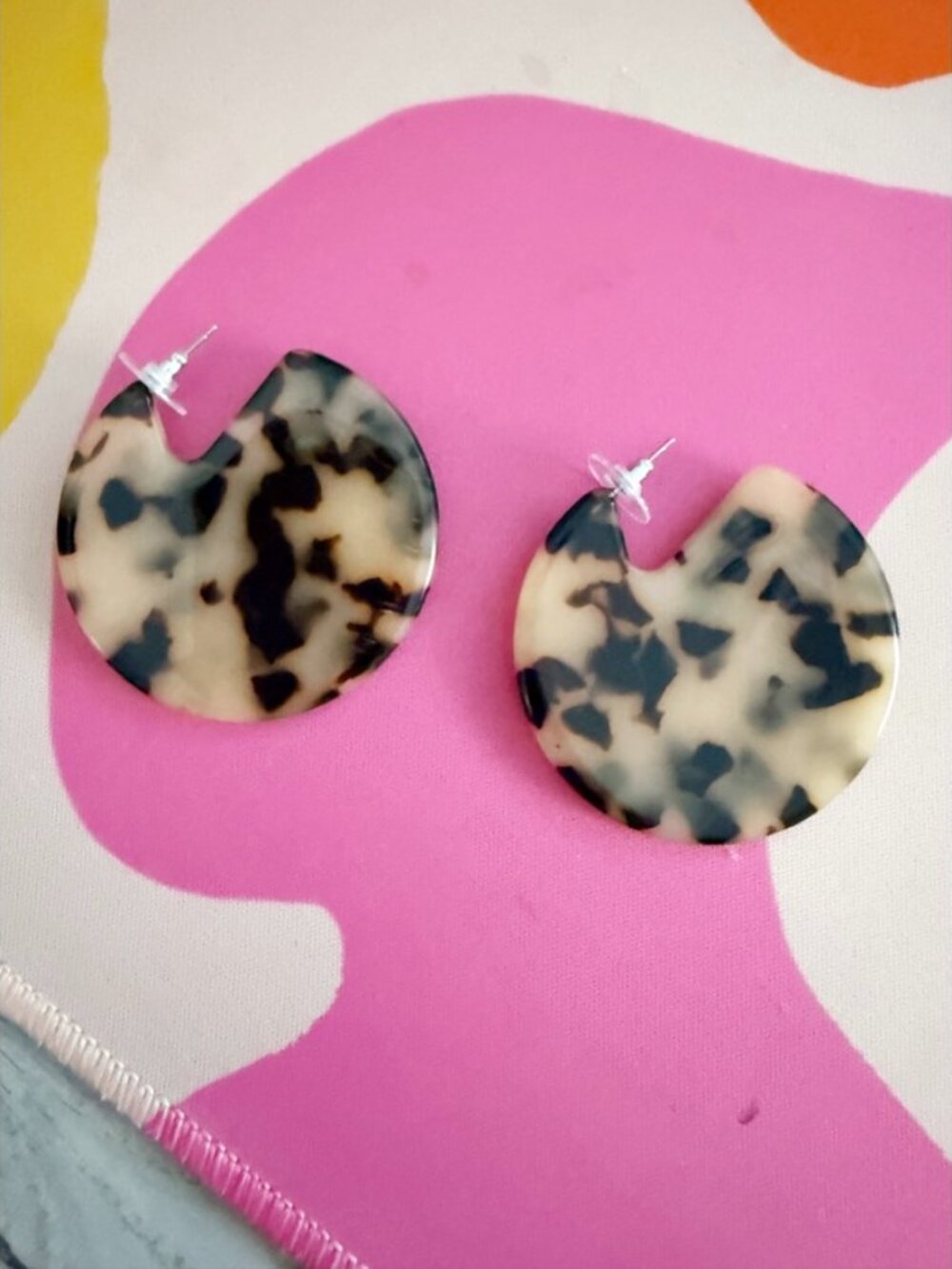 MACHETE Clare Earrings in blonde tortoise